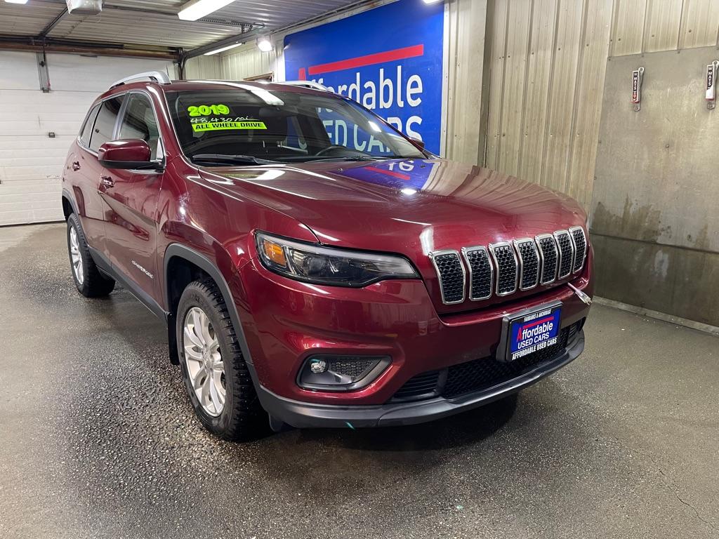 photo of 2019 JEEP CHEROKEE 4DR