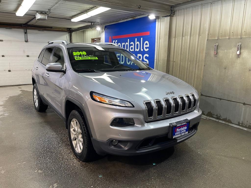 photo of 2018 JEEP CHEROKEE 4DR