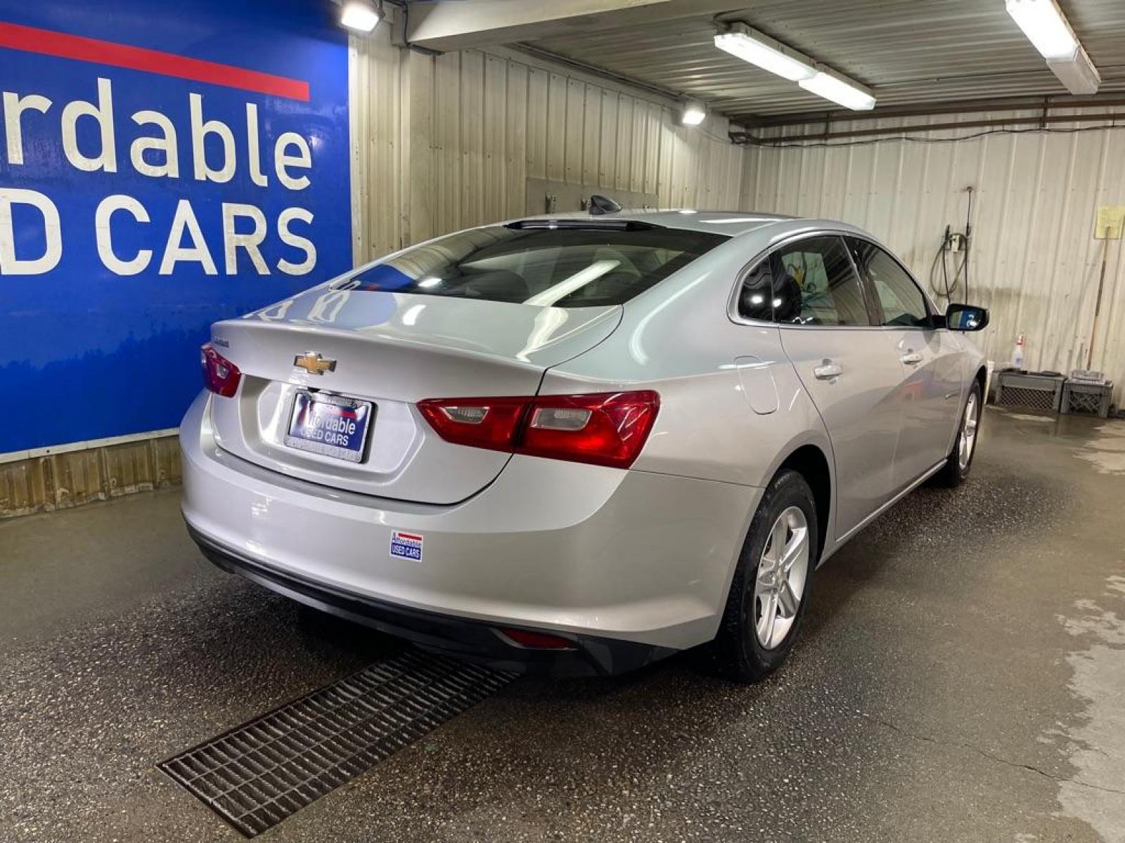 2022 SILVER CHEVROLET MALIBU LS (1G1ZB5ST8NF) with an 1.5L engine, Continuously Variable transmission, located at 2525 S. Cushman, Fairbanks, AK, 99701, (907) 452-5707, 64.824036, -147.712311 - Photo #2
