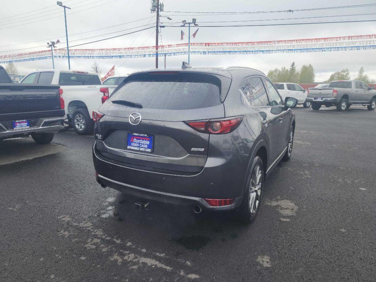 2019 GRAY MAZDA CX-5 SIGNATURE (JM3KFBEY6K0) with an 2.5L engine, Automatic transmission, located at 2525 S. Cushman, Fairbanks, AK, 99701, (907) 452-5707, 64.824036, -147.712311 - Photo #4