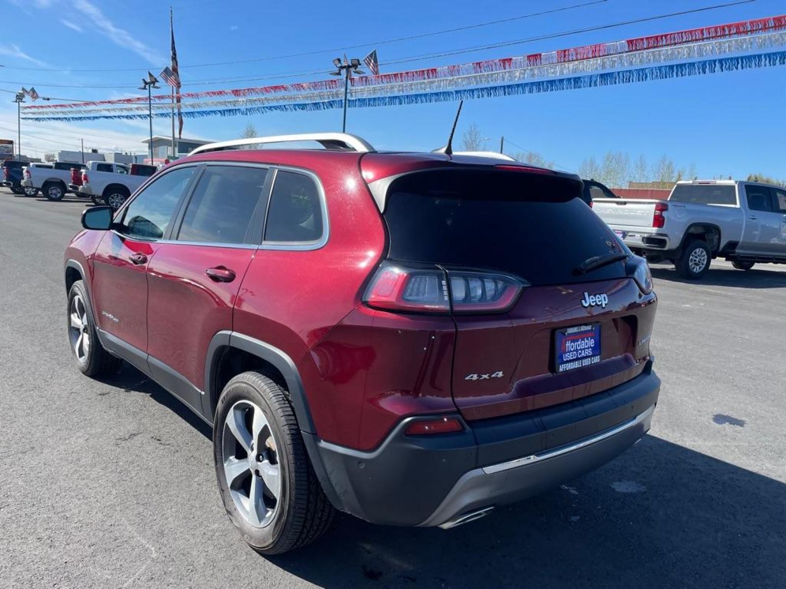 2021 RED JEEP CHEROKEE LIMITED (1C4PJMDX3MD) with an 3.2L engine, Automatic transmission, located at 2525 S. Cushman, Fairbanks, AK, 99701, (907) 452-5707, 64.824036, -147.712311 - Photo #2