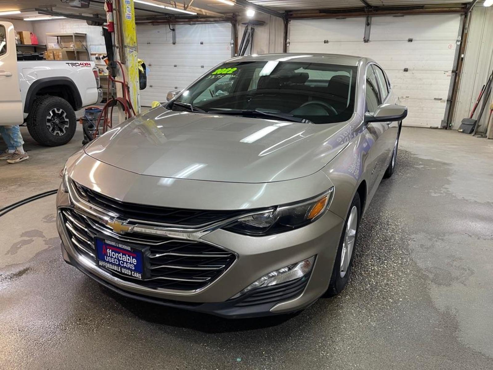 2022 GOLD CHEVROLET MALIBU LT (1G1ZD5ST5NF) with an 1.5L engine, Continuously Variable transmission, located at 2525 S. Cushman, Fairbanks, AK, 99701, (907) 452-5707, 64.824036, -147.712311 - Photo #1