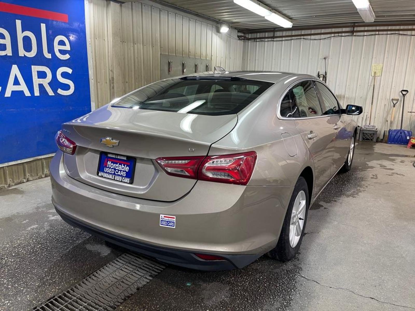 2022 GOLD CHEVROLET MALIBU LT (1G1ZD5ST5NF) with an 1.5L engine, Continuously Variable transmission, located at 2525 S. Cushman, Fairbanks, AK, 99701, (907) 452-5707, 64.824036, -147.712311 - Photo #2