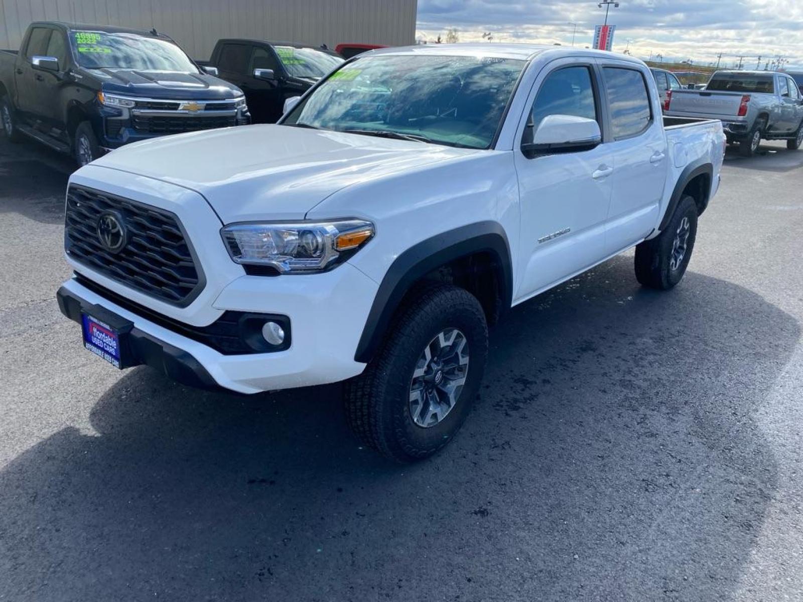 2022 WHITE TOYOTA TACOMA DOUBLE CAB (3TMCZ5AN2NM) with an 3.5L engine, Automatic transmission, located at 2525 S. Cushman, Fairbanks, AK, 99701, (907) 452-5707, 64.824036, -147.712311 - Photo #0