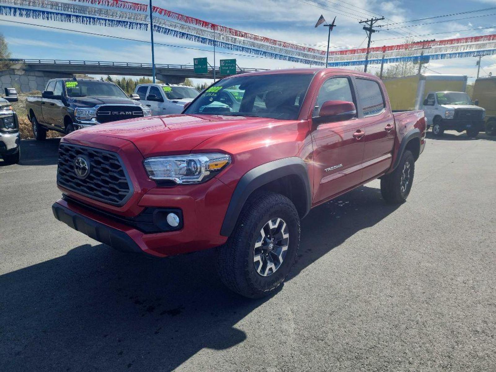 2022 RED TOYOTA TACOMA DOUBLE CAB (3TMCZ5AN5NM) with an 3.5L engine, Automatic transmission, located at 2525 S. Cushman, Fairbanks, AK, 99701, (907) 452-5707, 64.824036, -147.712311 - Photo #4