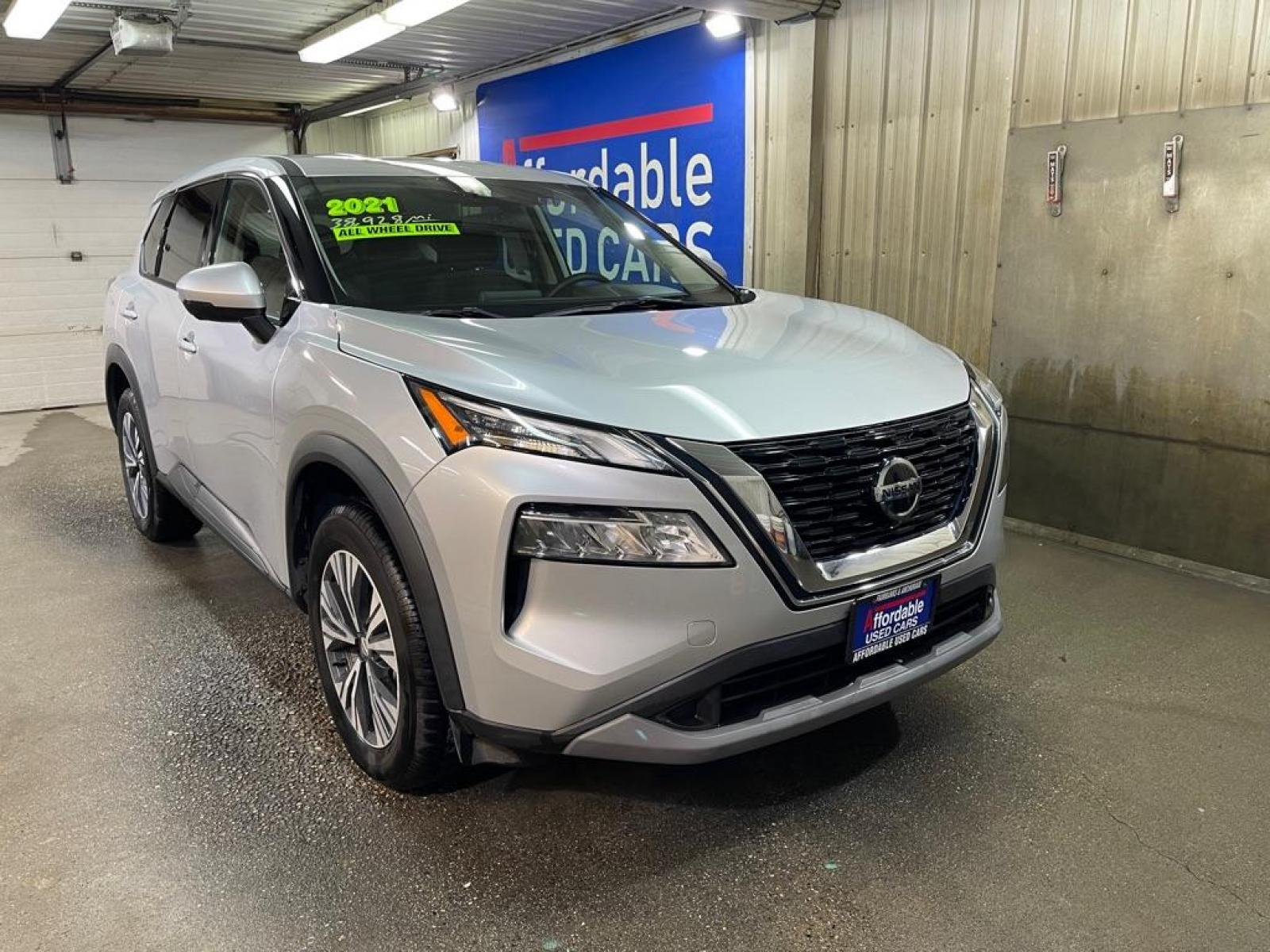 2021 SILVER NISSAN ROGUE SV (5N1AT3BB0MC) with an 2.5L engine, Continuously Variable transmission, located at 2525 S. Cushman, Fairbanks, AK, 99701, (907) 452-5707, 64.824036, -147.712311 - Photo #0