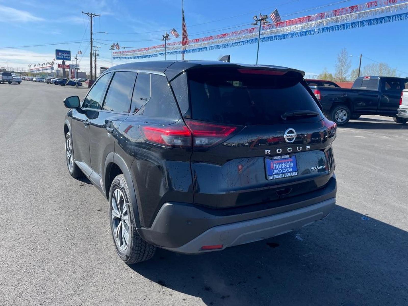 2021 BLACK NISSAN ROGUE SV (5N1AT3BBXMC) with an 2.5L engine, Continuously Variable transmission, located at 2525 S. Cushman, Fairbanks, AK, 99701, (907) 452-5707, 64.824036, -147.712311 - Photo #2