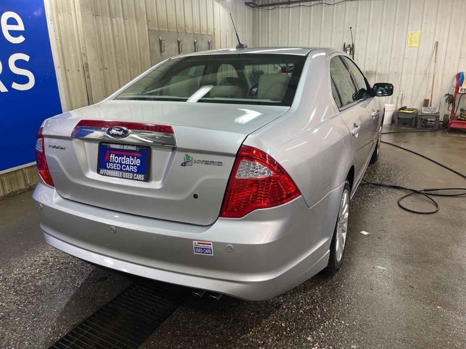 2012 GRAY FORD FUSION HYBRID (3FADP0L35CR) with an 2.5L engine, Continuously Variable transmission, located at 2525 S. Cushman, Fairbanks, AK, 99701, (907) 452-5707, 64.824799, -147.711899 - Photo #2