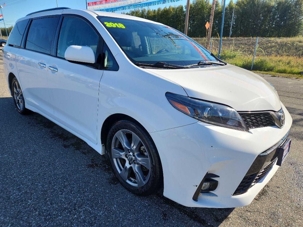photo of 2018 TOYOTA SIENNA 4DR