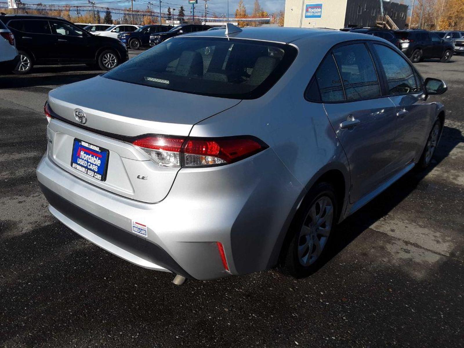 2020 SILVER TOYOTA COROLLA LE (JTDEPRAE3LJ) with an 1.8L engine, Continuously Variable transmission, located at 2525 S. Cushman, Fairbanks, AK, 99701, (907) 452-5707, 64.824799, -147.711899 - Photo #6