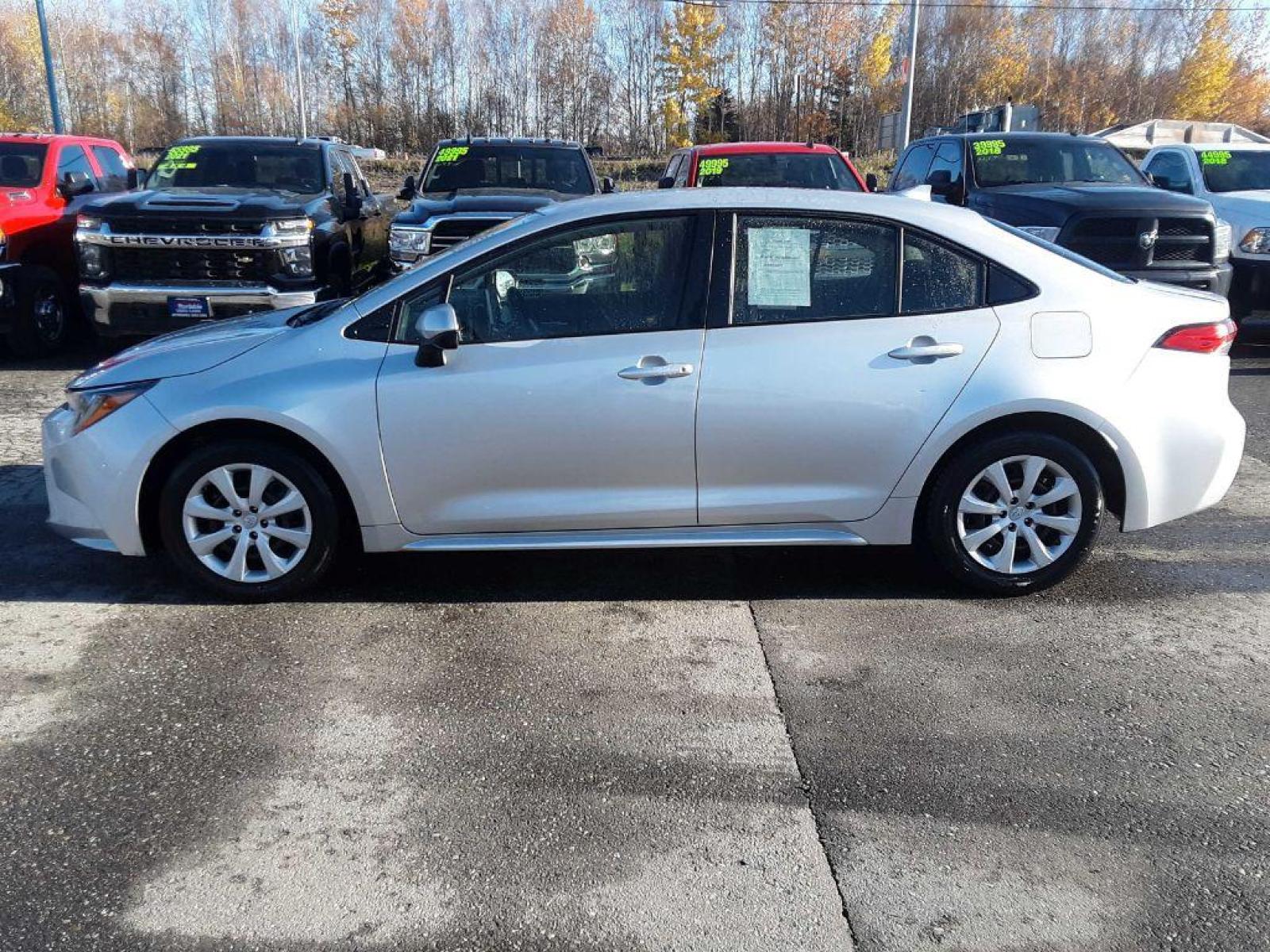 2020 SILVER TOYOTA COROLLA LE (JTDEPRAE3LJ) with an 1.8L engine, Continuously Variable transmission, located at 2525 S. Cushman, Fairbanks, AK, 99701, (907) 452-5707, 64.824799, -147.711899 - Photo #3