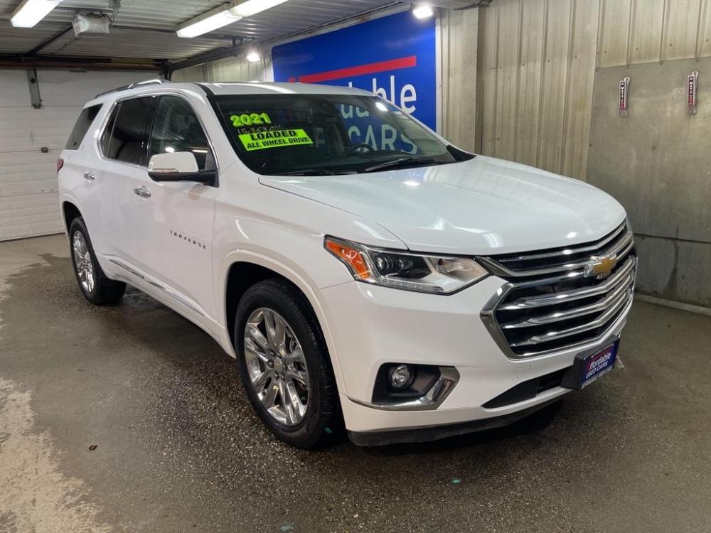 2021 WHITE CHEVROLET TRAVERSE HIGH COUNTRY (1GNEVNKW0MJ) with an 3.6L engine, Automatic transmission, located at 2525 S. Cushman, Fairbanks, AK, 99701, (907) 452-5707, 64.824799, -147.711899 - Photo #0