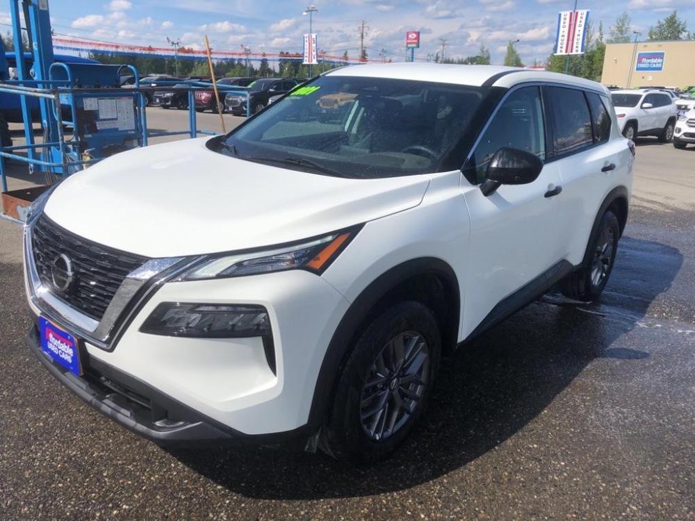2021 WHITE NISSAN ROGUE S (5N1AT3AB1MC) with an 2.5L engine, Continuously Variable transmission, located at 2525 S. Cushman, Fairbanks, AK, 99701, (907) 452-5707, 64.824799, -147.711899 - Photo #0