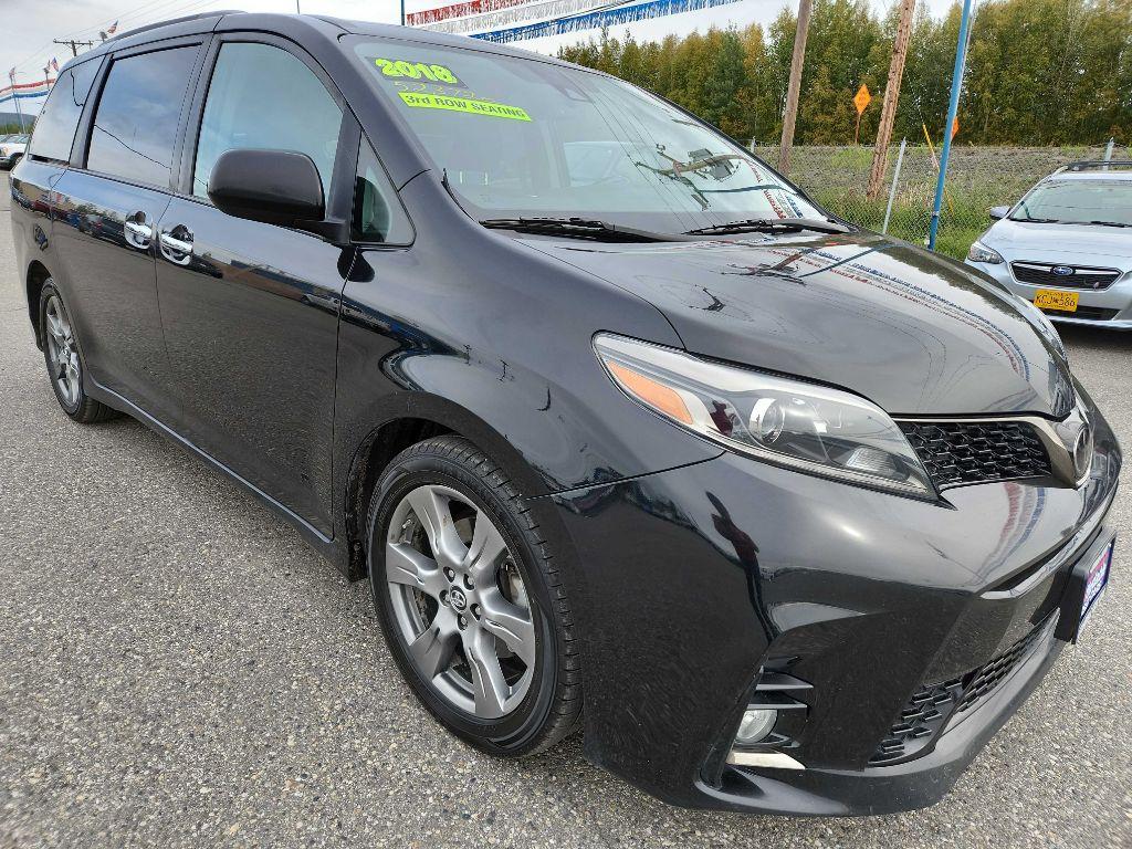photo of 2018 TOYOTA SIENNA 4DR