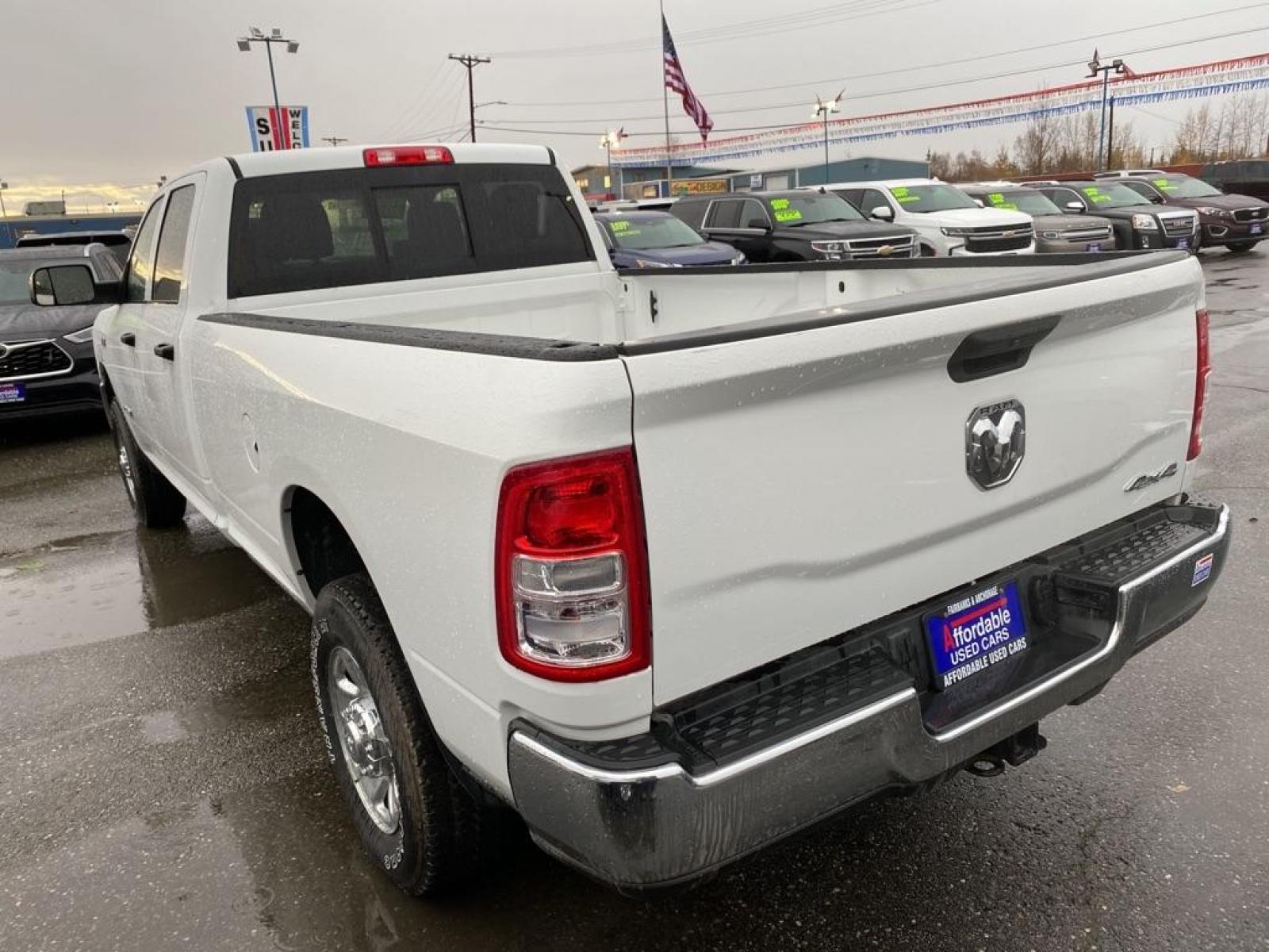 2021 WHITE RAM 2500 TRADESMAN (3C6UR5HJ9MG) with an 6.4L engine, Automatic transmission, located at 2525 S. Cushman, Fairbanks, AK, 99701, (907) 452-5707, 64.824799, -147.711899 - Photo #4