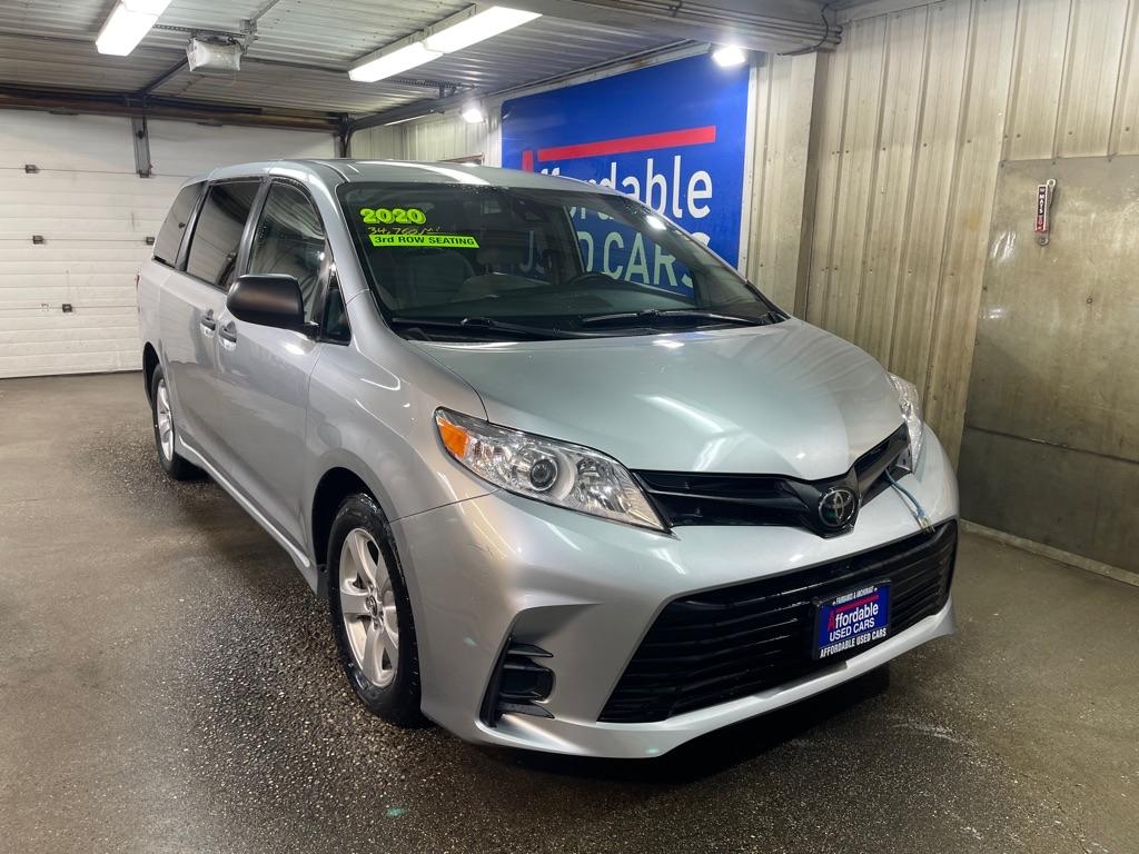 photo of 2020 TOYOTA SIENNA 4DR
