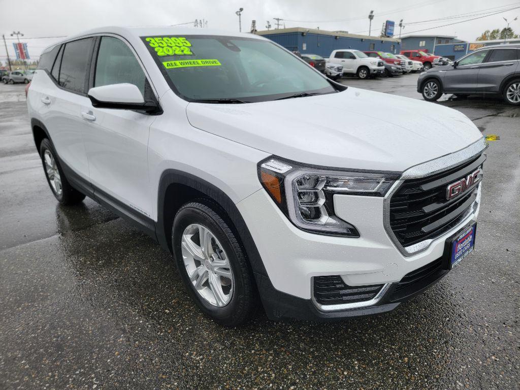 photo of 2022 GMC TERRAIN 4DR