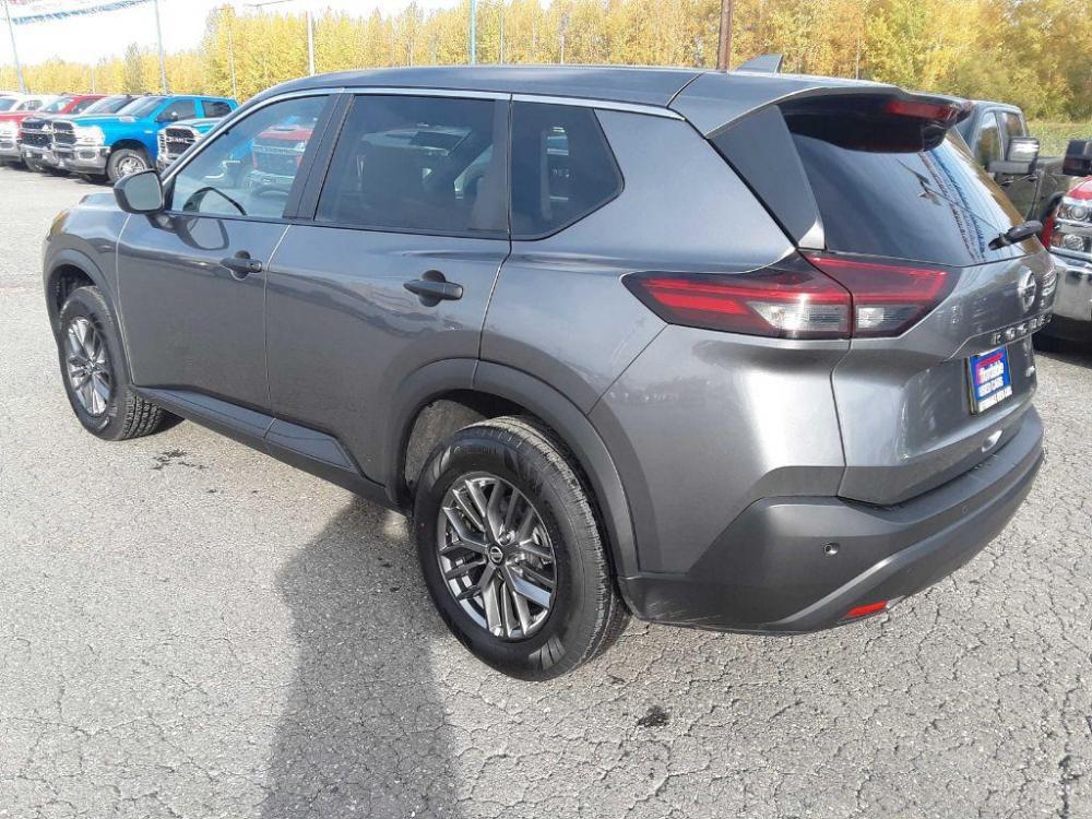2021 GRAY NISSAN ROGUE S (5N1AT3AB9MC) with an 2.5L engine, Continuously Variable transmission, located at 2525 S. Cushman, Fairbanks, AK, 99701, (907) 452-5707, 64.824799, -147.711899 - Photo #1