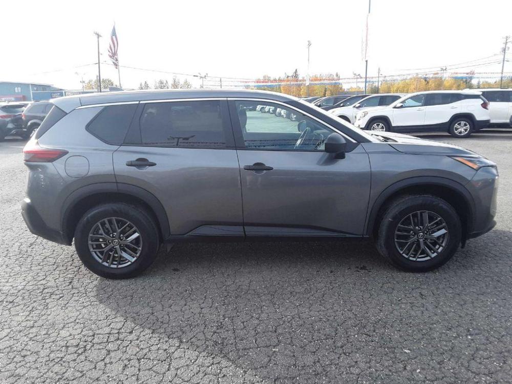 2021 GRAY NISSAN ROGUE S (5N1AT3AB9MC) with an 2.5L engine, Continuously Variable transmission, located at 2525 S. Cushman, Fairbanks, AK, 99701, (907) 452-5707, 64.824799, -147.711899 - Photo #3