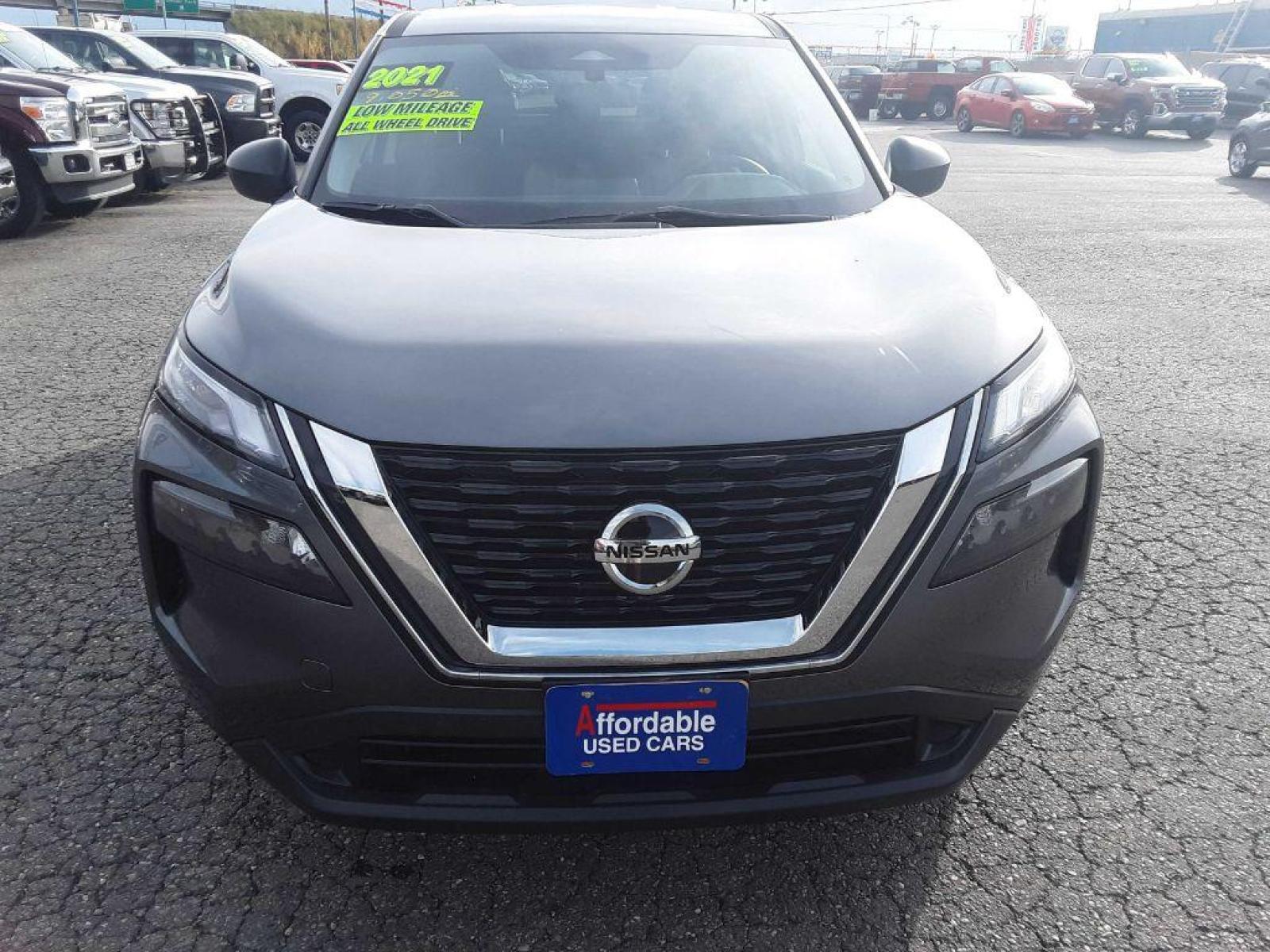 2021 GRAY NISSAN ROGUE S (5N1AT3AB9MC) with an 2.5L engine, Continuously Variable transmission, located at 2525 S. Cushman, Fairbanks, AK, 99701, (907) 452-5707, 64.824799, -147.711899 - Photo #7