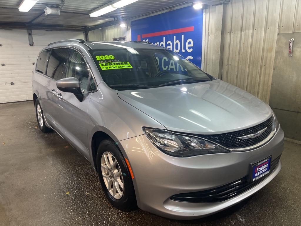 photo of 2020 CHRYSLER VOYAGER 4DR