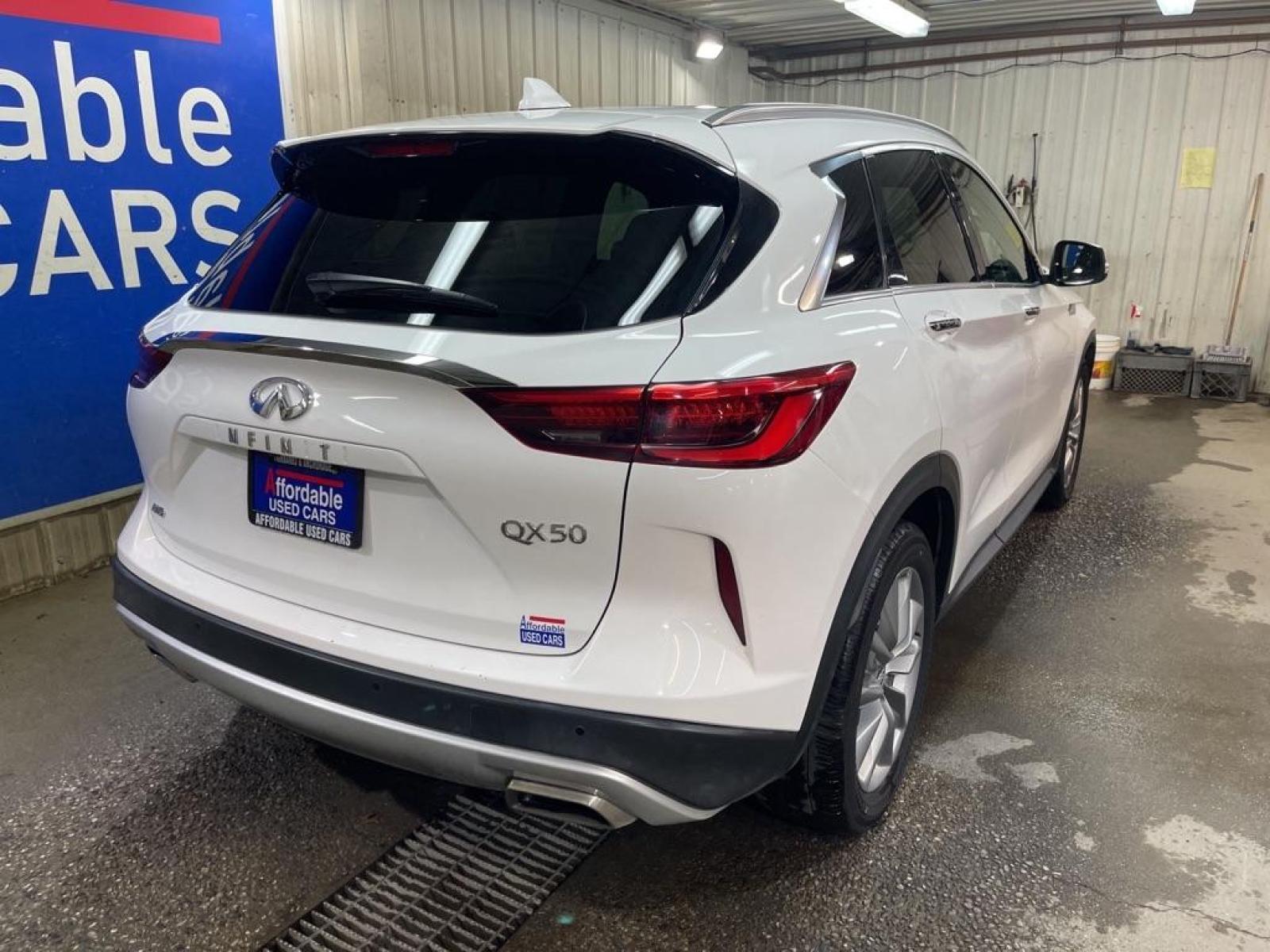 2021 WHITE INFINITI QX50 LUXE (3PCAJ5BB4MF) with an 2.0L engine, Continuously Variable transmission, located at 2525 S. Cushman, Fairbanks, AK, 99701, (907) 452-5707, 64.824799, -147.711899 - Photo #2