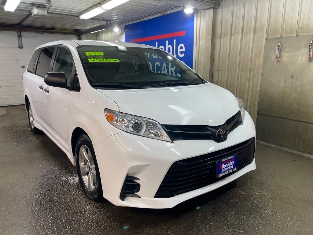photo of 2020 TOYOTA SIENNA 4DR