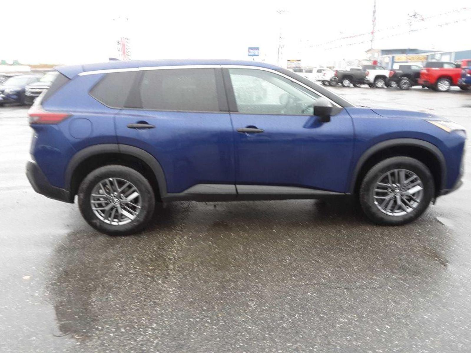 2021 BLUE NISSAN ROGUE S (5N1AT3AB2MC) with an 2.5L engine, Continuously Variable transmission, located at 2525 S. Cushman, Fairbanks, AK, 99701, (907) 452-5707, 64.824799, -147.711899 - Photo #10