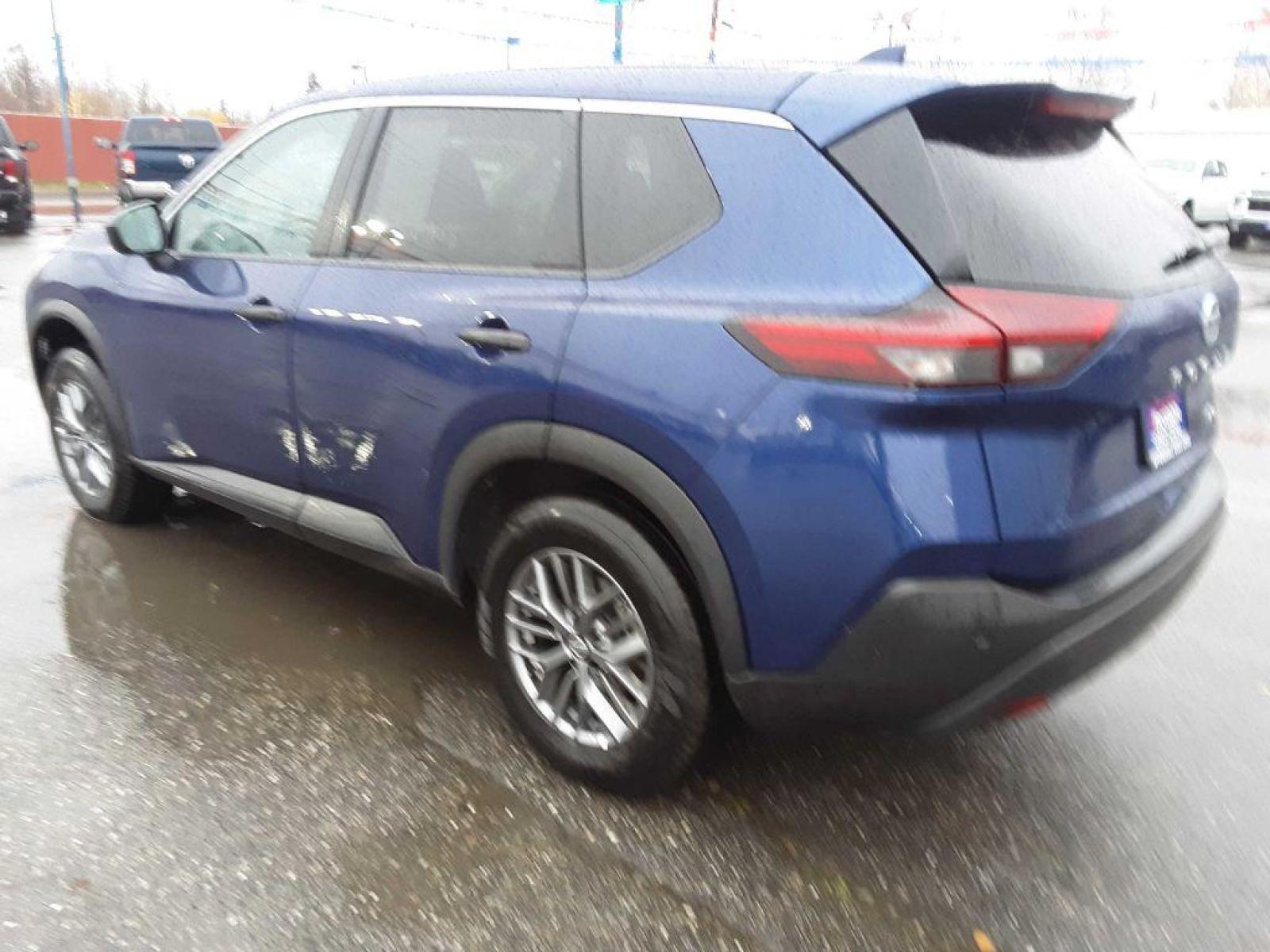 2021 BLUE NISSAN ROGUE S (5N1AT3AB2MC) with an 2.5L engine, Continuously Variable transmission, located at 2525 S. Cushman, Fairbanks, AK, 99701, (907) 452-5707, 64.824799, -147.711899 - Photo #4