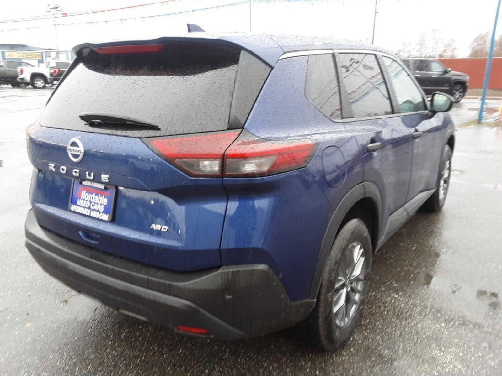 2021 BLUE NISSAN ROGUE S (5N1AT3AB2MC) with an 2.5L engine, Continuously Variable transmission, located at 2525 S. Cushman, Fairbanks, AK, 99701, (907) 452-5707, 64.824799, -147.711899 - Photo #7