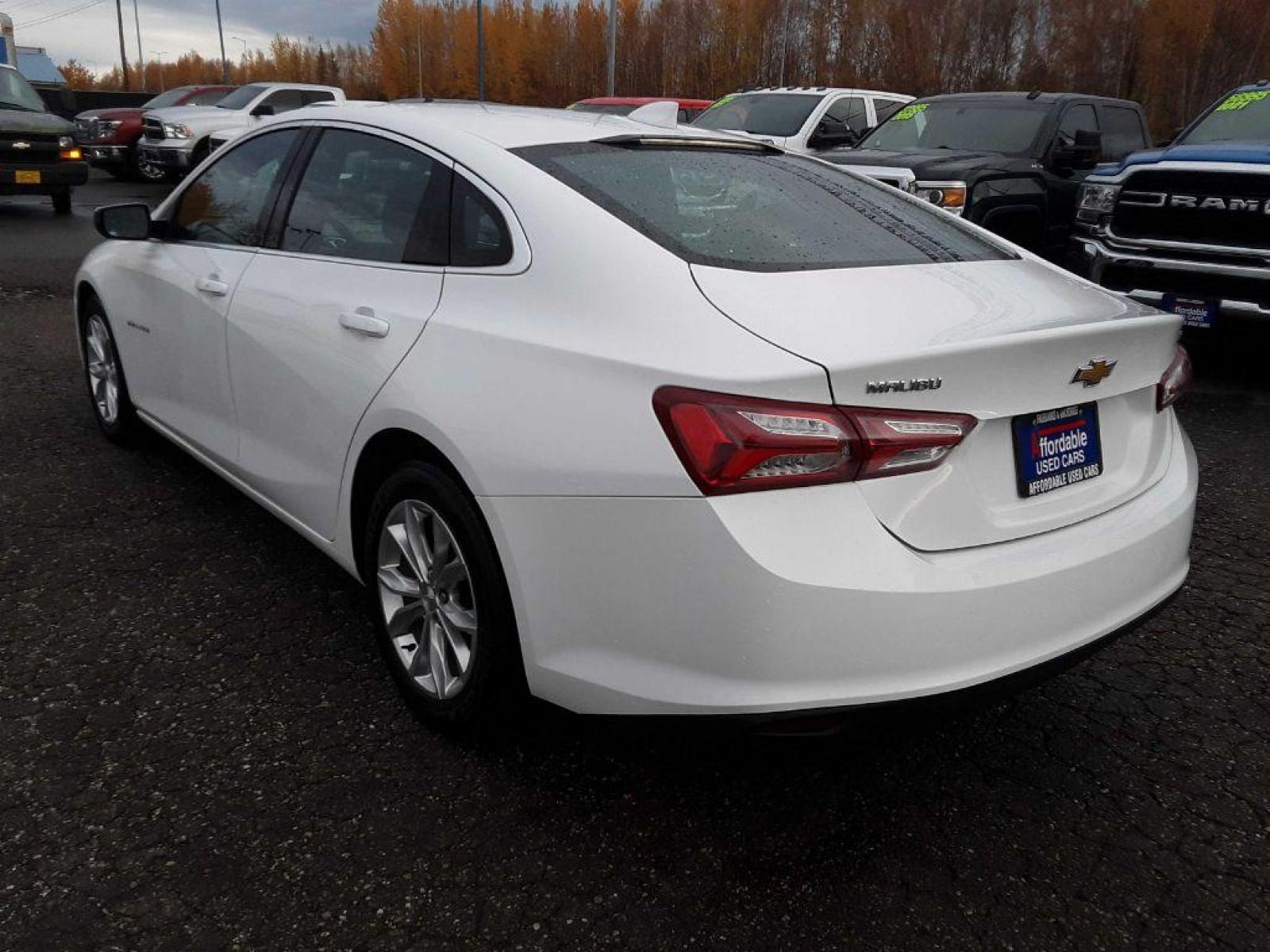 2020 WHITE CHEVROLET MALIBU LT (1G1ZD5ST8LF) with an 1.5L engine, Continuously Variable transmission, located at 2525 S. Cushman, Fairbanks, AK, 99701, (907) 452-5707, 64.824799, -147.711899 - Photo #4