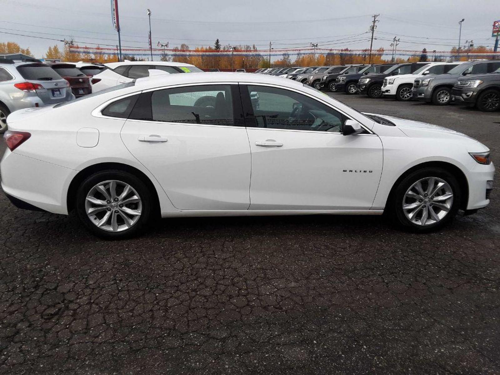 2020 WHITE CHEVROLET MALIBU LT (1G1ZD5ST8LF) with an 1.5L engine, Continuously Variable transmission, located at 2525 S. Cushman, Fairbanks, AK, 99701, (907) 452-5707, 64.824799, -147.711899 - Photo #7