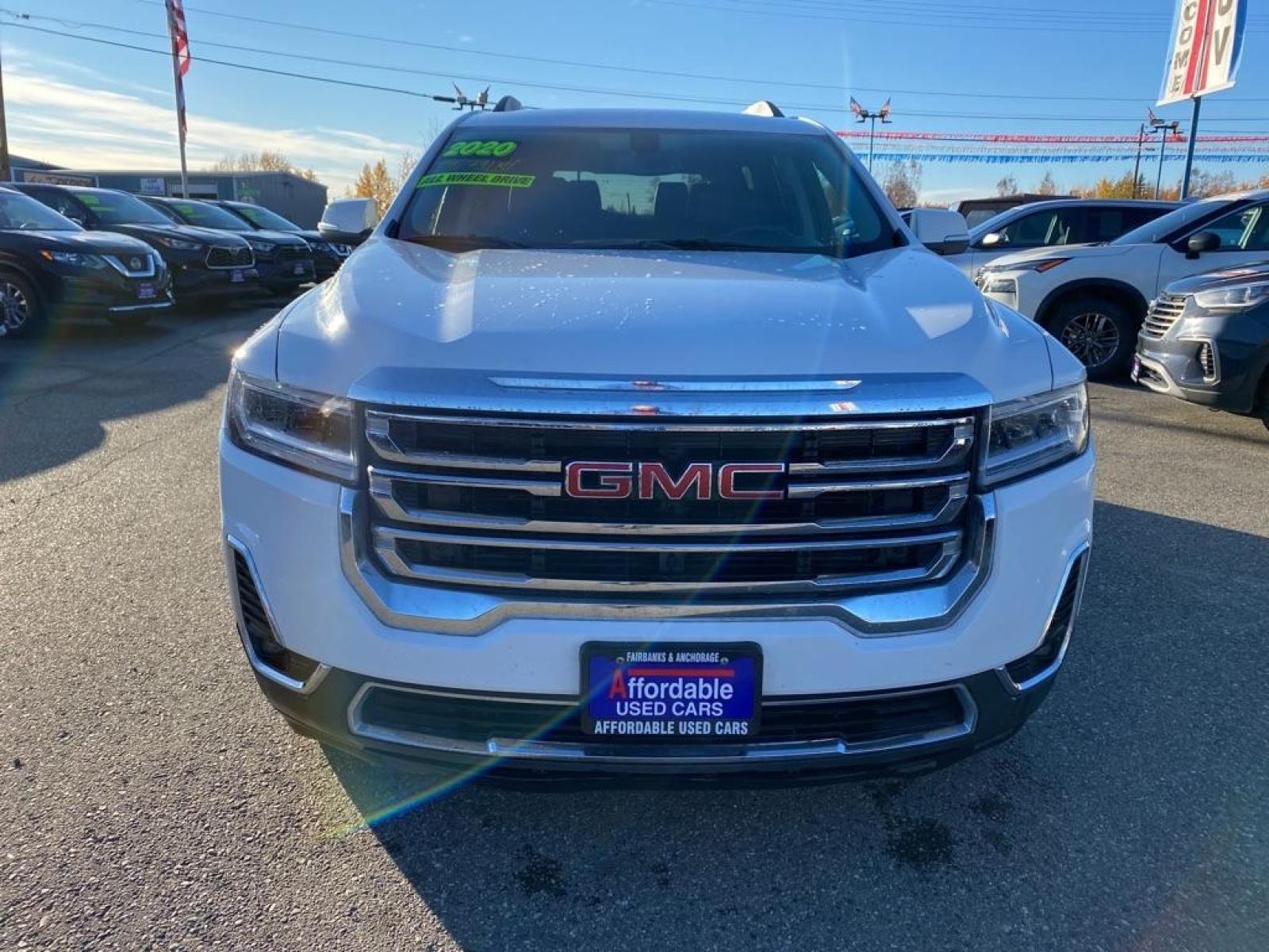 2020 WHITE GMC ACADIA SLT (1GKKNUL41LZ) with an 2.0L engine, Automatic transmission, located at 2525 S. Cushman, Fairbanks, AK, 99701, (907) 452-5707, 64.824799, -147.711899 - Photo #1