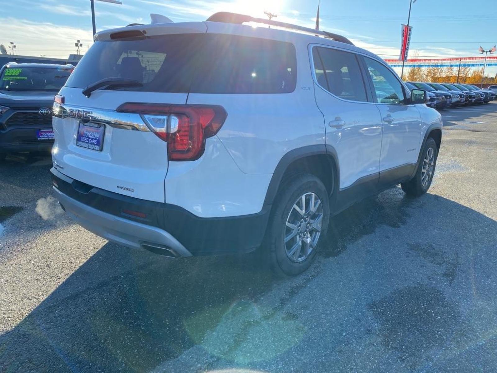 2020 WHITE GMC ACADIA SLT (1GKKNUL41LZ) with an 2.0L engine, Automatic transmission, located at 2525 S. Cushman, Fairbanks, AK, 99701, (907) 452-5707, 64.824799, -147.711899 - Photo #8