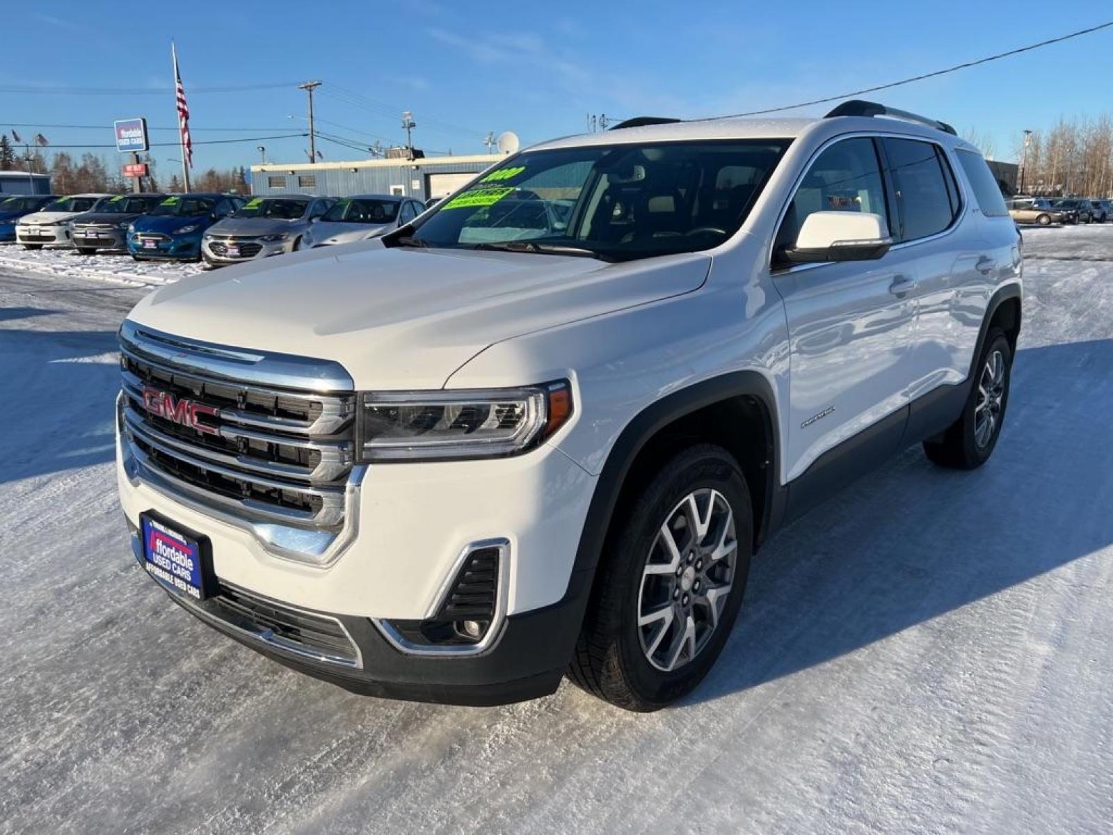 2020 WHITE GMC ACADIA SLT (1GKKNUL4XLZ) with an 2.0L engine, Automatic transmission, located at 2525 S. Cushman, Fairbanks, AK, 99701, (907) 452-5707, 64.824799, -147.711899 - Photo #0
