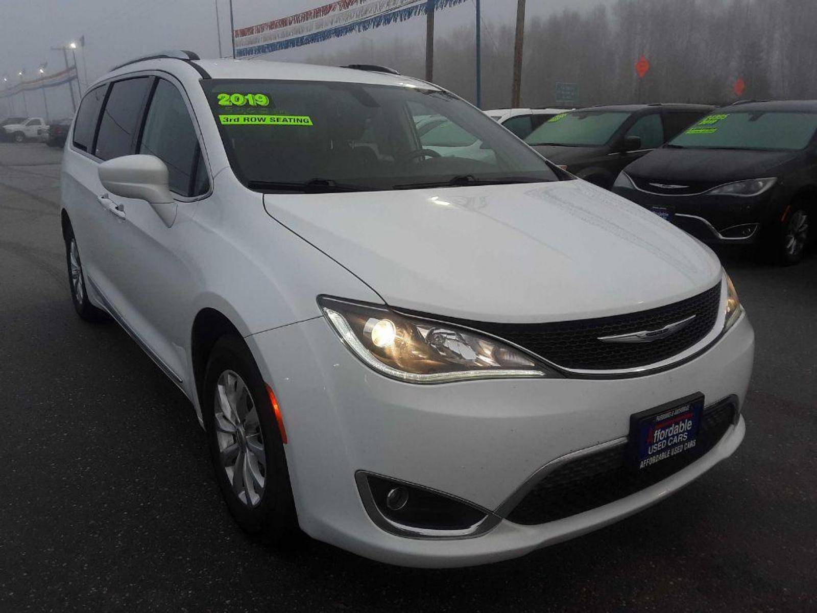 2019 WHITE CHRYSLER PACIFICA TOURING L (2C4RC1BG0KR) with an 3.6L engine, Automatic transmission, located at 2525 S. Cushman, Fairbanks, AK, 99701, (907) 452-5707, 64.824799, -147.711899 - Photo #0