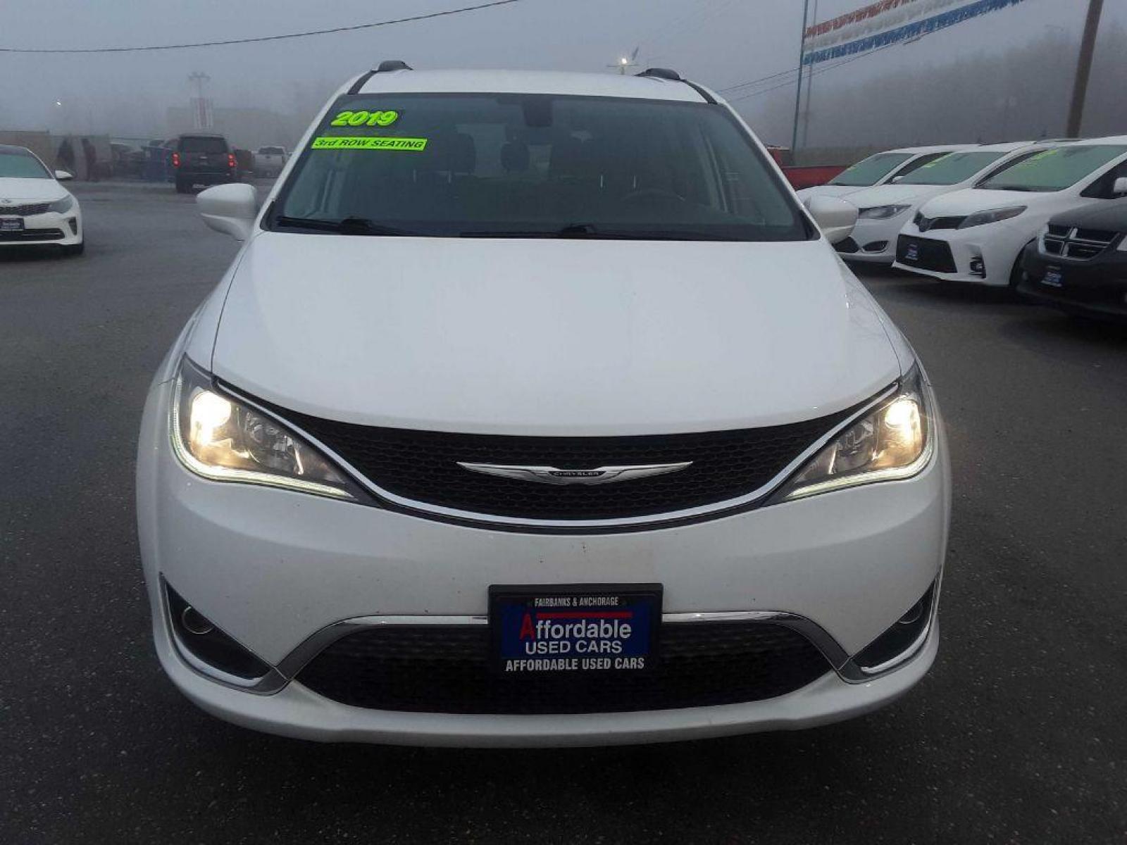 2019 WHITE CHRYSLER PACIFICA TOURING L (2C4RC1BG0KR) with an 3.6L engine, Automatic transmission, located at 2525 S. Cushman, Fairbanks, AK, 99701, (907) 452-5707, 64.824799, -147.711899 - Photo #1
