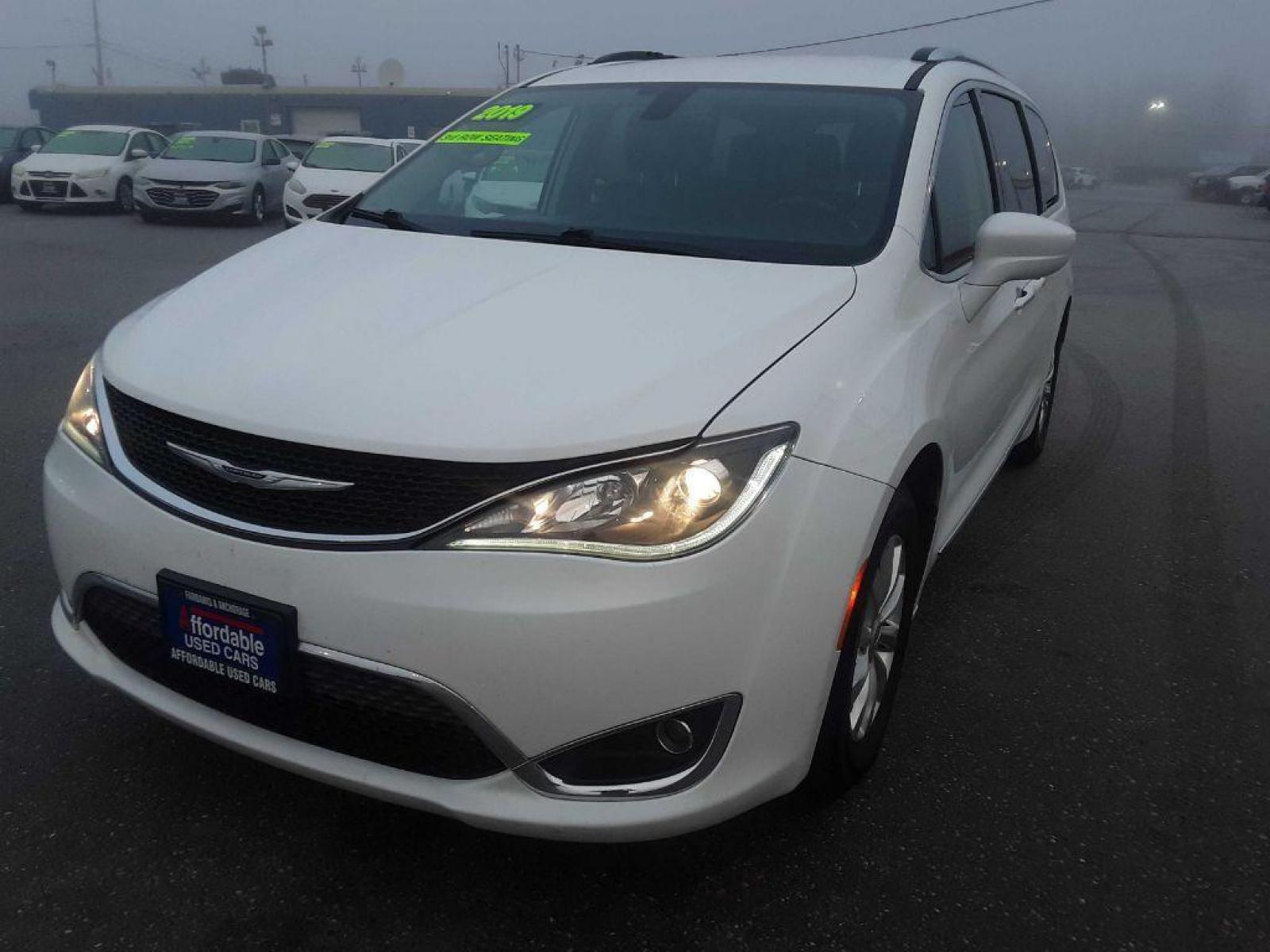 2019 WHITE CHRYSLER PACIFICA TOURING L (2C4RC1BG0KR) with an 3.6L engine, Automatic transmission, located at 2525 S. Cushman, Fairbanks, AK, 99701, (907) 452-5707, 64.824799, -147.711899 - Photo #2