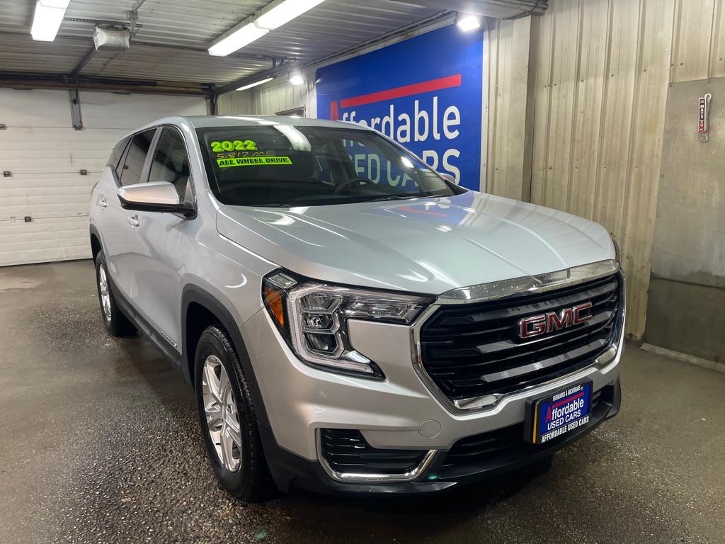 photo of 2022 GMC TERRAIN 4DR