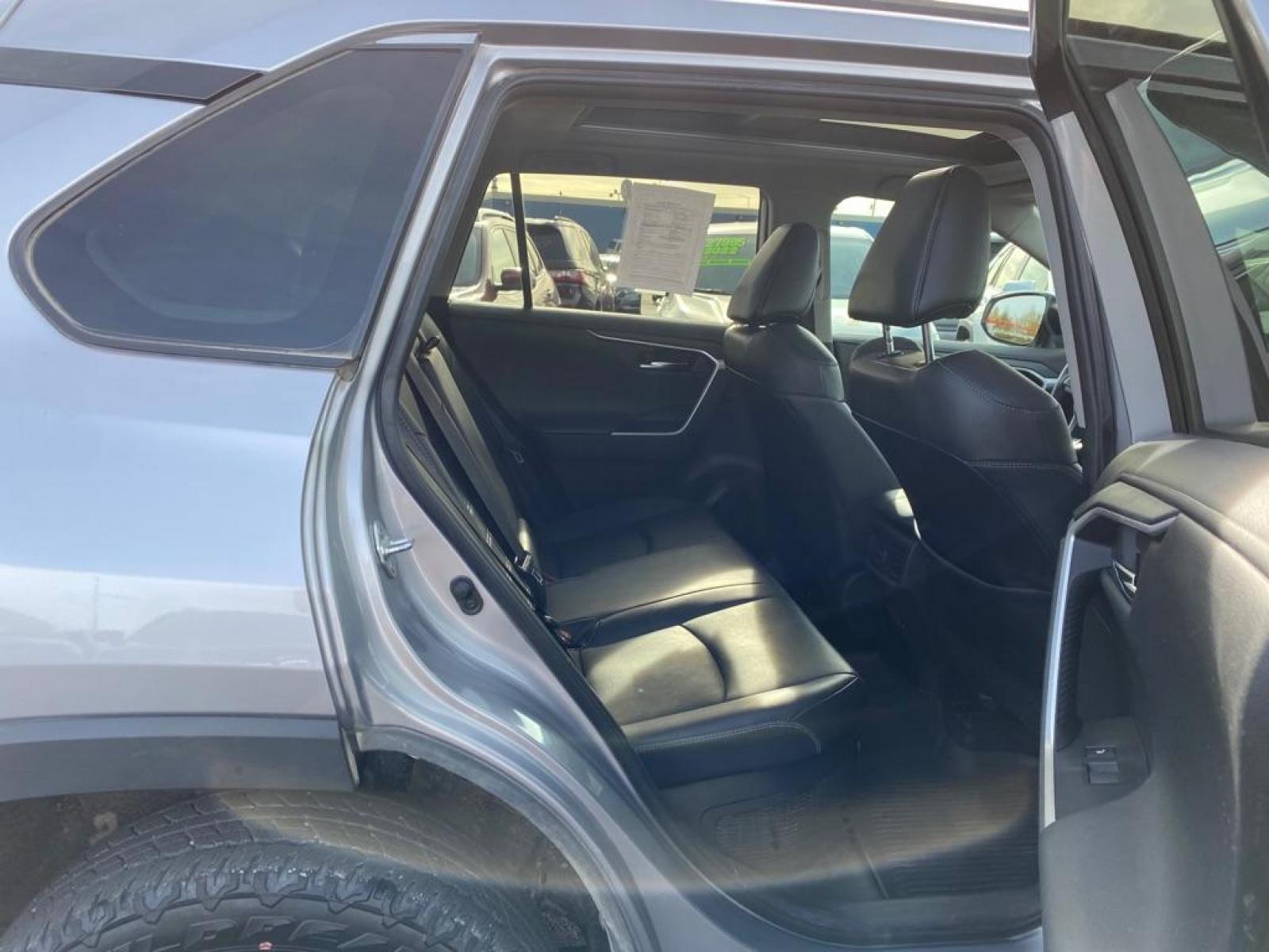 2021 SILVER TOYOTA RAV4 LIMITED (4T3D6RFV3MU) with an 2.5L engine, Continuously Variable transmission, located at 2525 S. Cushman, Fairbanks, AK, 99701, (907) 452-5707, 64.824799, -147.711899 - Photo #5