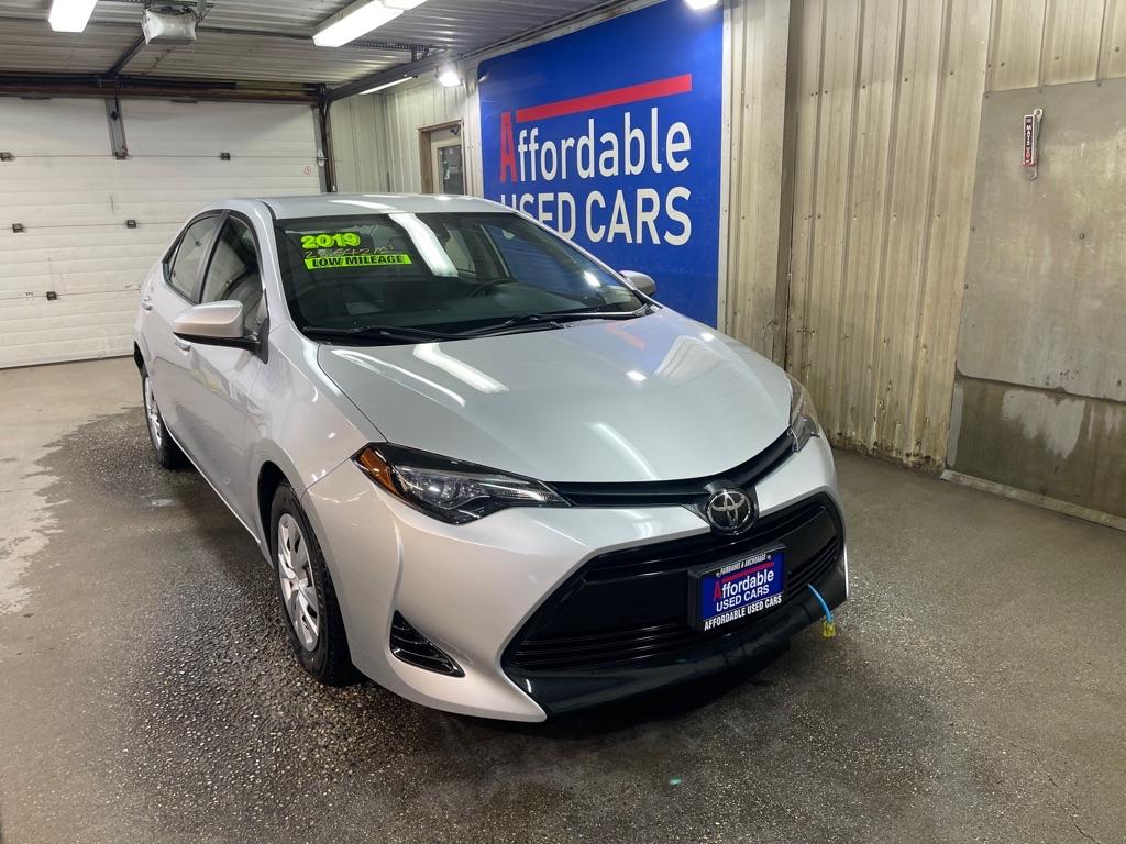 photo of 2019 TOYOTA COROLLA 4DR