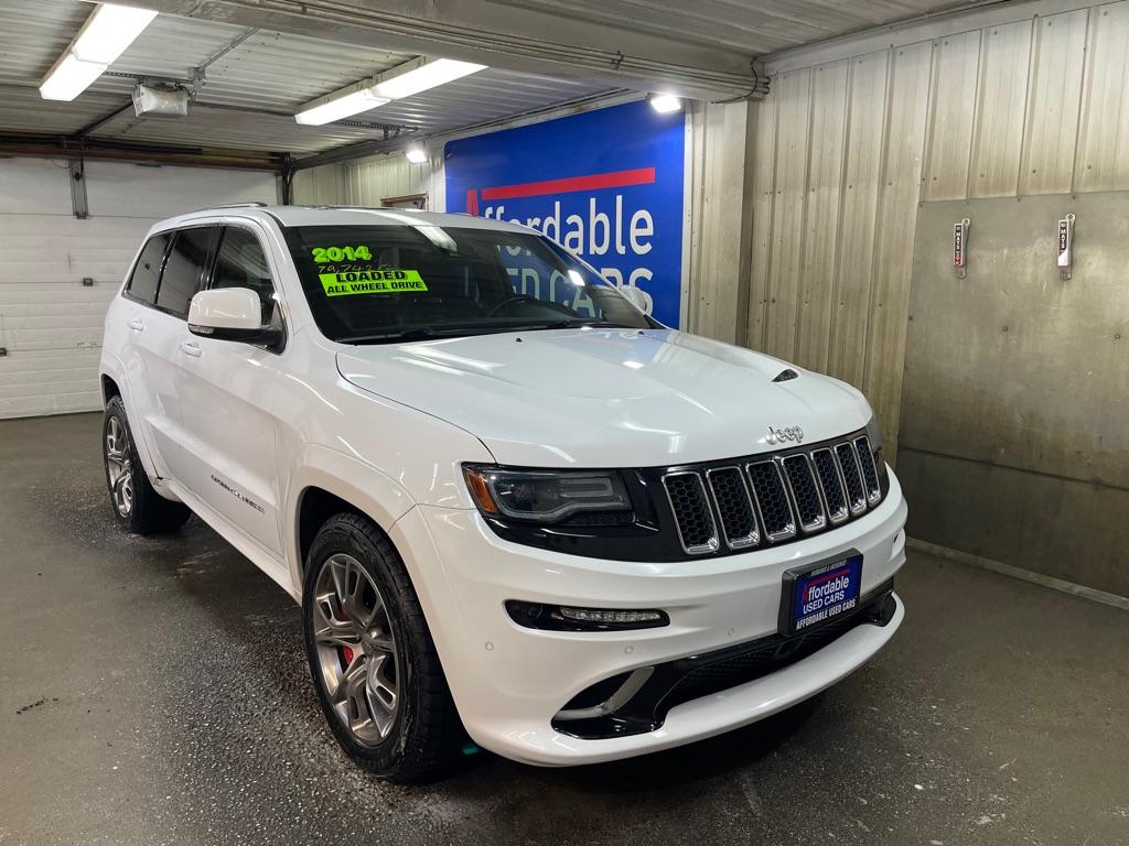 photo of 2014 JEEP GRAND CHEROKEE 4DR