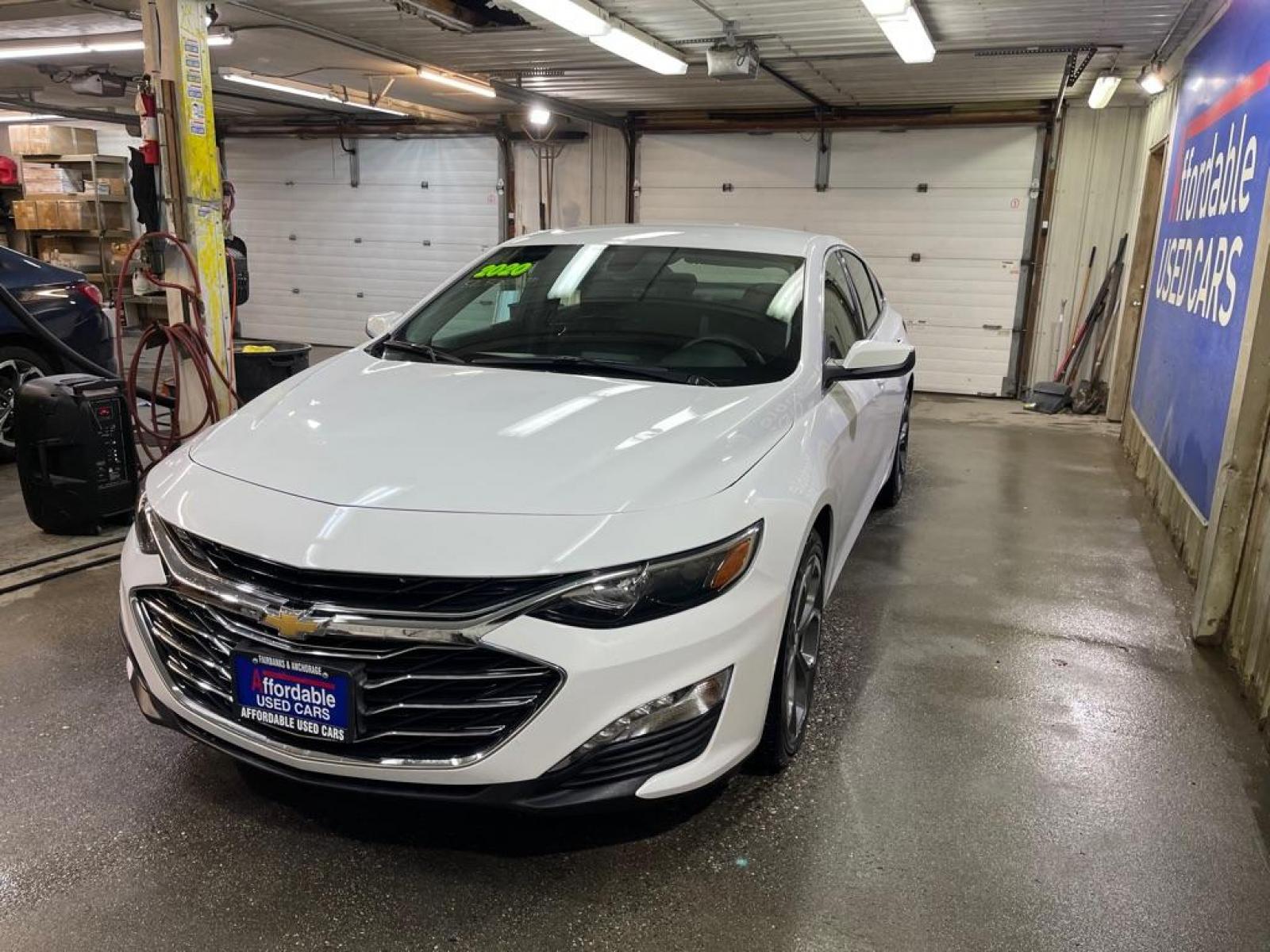 2020 WHITE CHEVROLET MALIBU LT (1G1ZD5ST4LF) with an 1.5L engine, Continuously Variable transmission, located at 2525 S. Cushman, Fairbanks, AK, 99701, (907) 452-5707, 64.824799, -147.711899 - Photo #1