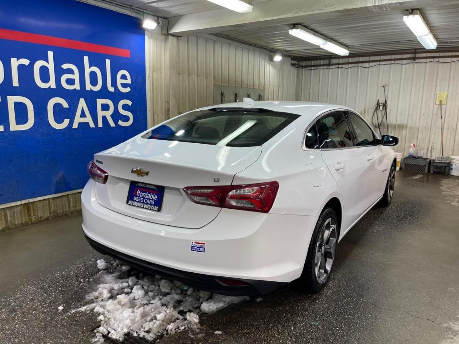 2020 WHITE CHEVROLET MALIBU LT (1G1ZD5ST4LF) with an 1.5L engine, Continuously Variable transmission, located at 2525 S. Cushman, Fairbanks, AK, 99701, (907) 452-5707, 64.824799, -147.711899 - Photo #2