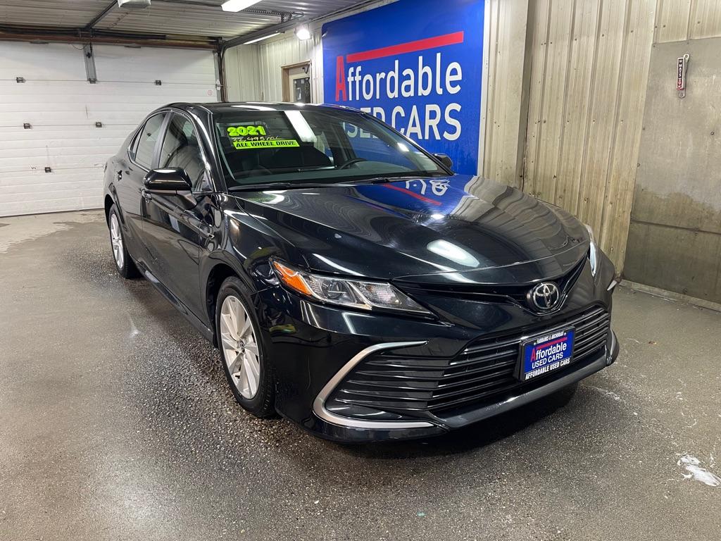 photo of 2021 TOYOTA CAMRY 4DR