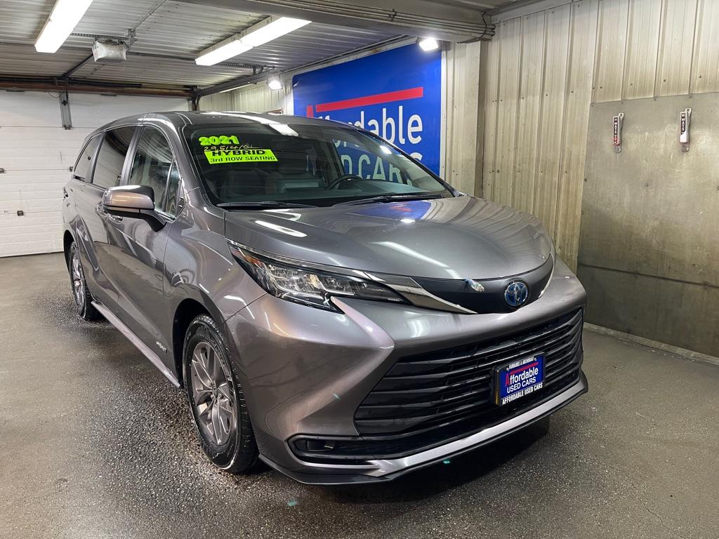 photo of 2021 TOYOTA SIENNA 4DR