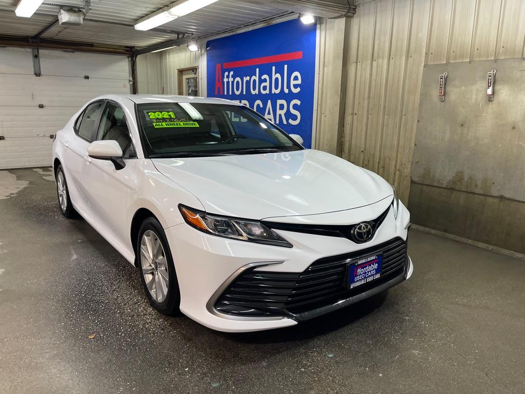 photo of 2021 TOYOTA CAMRY 4DR