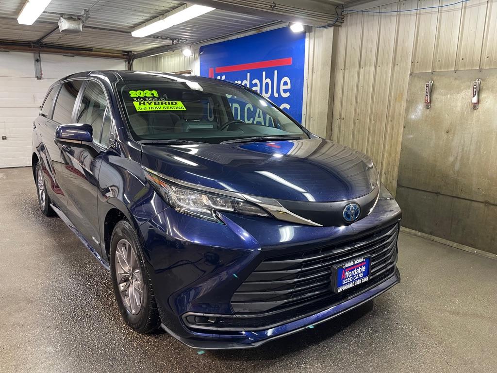 photo of 2021 TOYOTA SIENNA 4DR