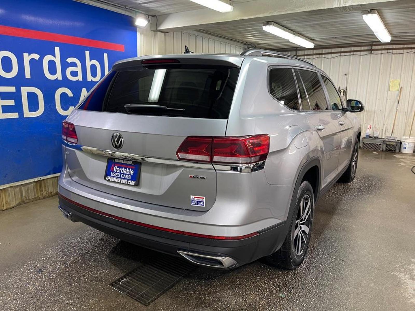 2021 SILVER VOLKSWAGEN ATLAS SE (1V2LP2CAXMC) with an 2.0L engine, Automatic transmission, located at 2525 S. Cushman, Fairbanks, AK, 99701, (907) 452-5707, 64.824799, -147.711899 - Photo #2
