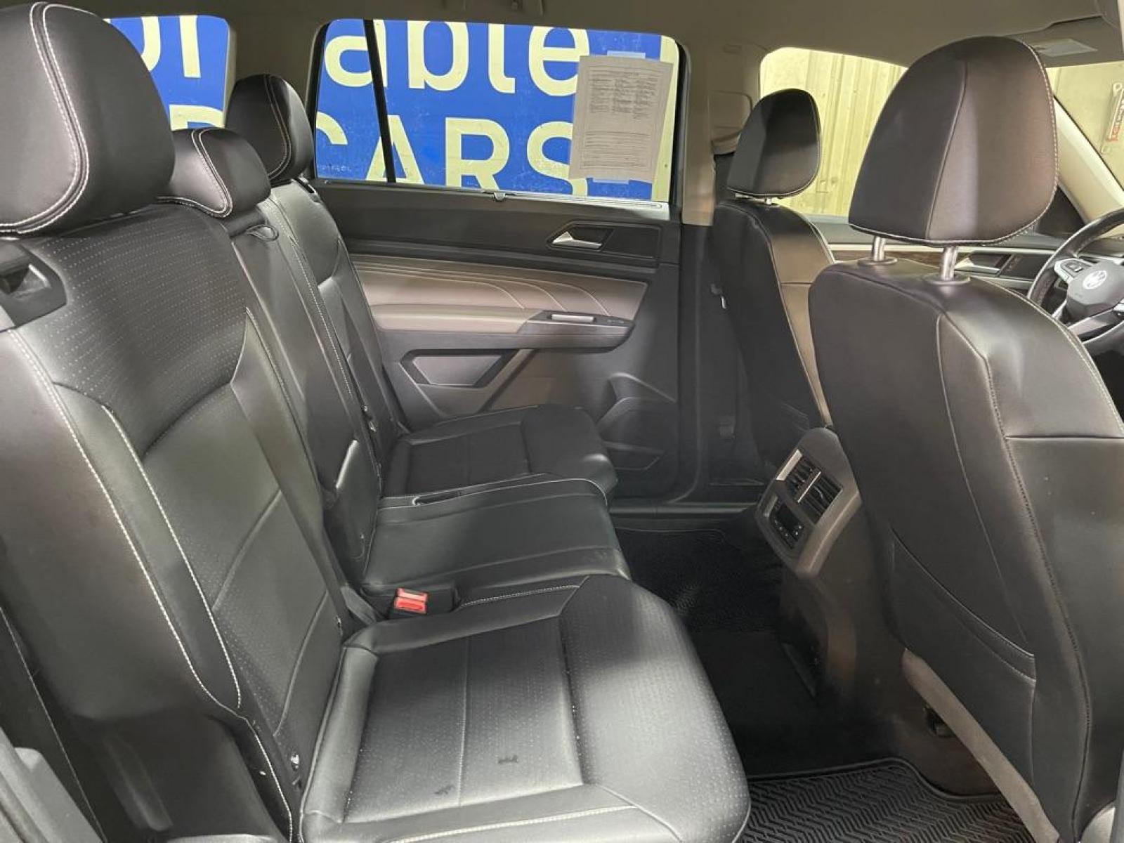 2021 SILVER VOLKSWAGEN ATLAS SE (1V2LP2CAXMC) with an 2.0L engine, Automatic transmission, located at 2525 S. Cushman, Fairbanks, AK, 99701, (907) 452-5707, 64.824799, -147.711899 - Photo #4